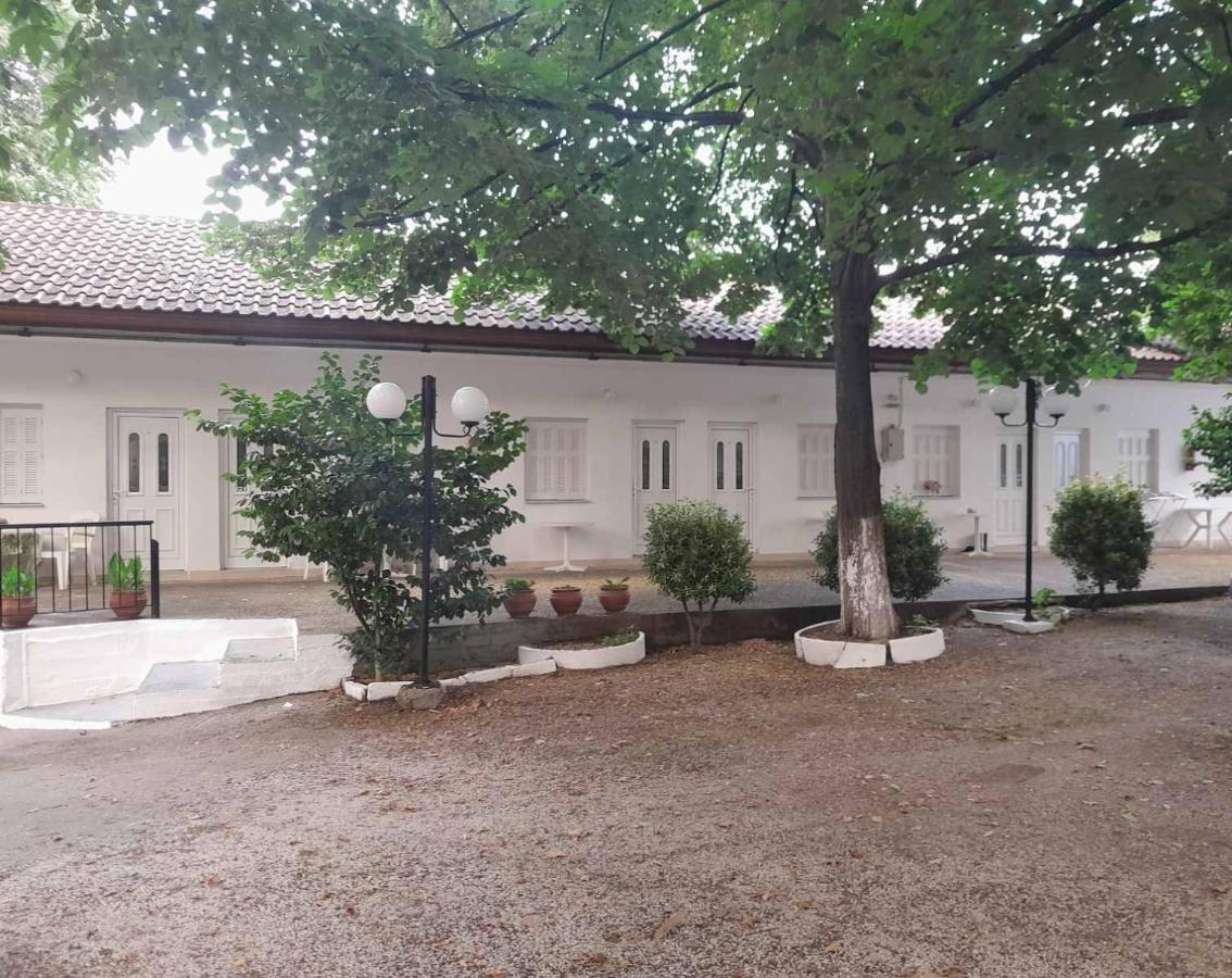 Avli Studios Kokkino Nero Luaran gambar